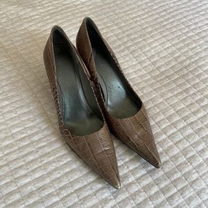 Vintage Nine West Croc-Embossed Pumps – Brown/Tan | Size 6.5M